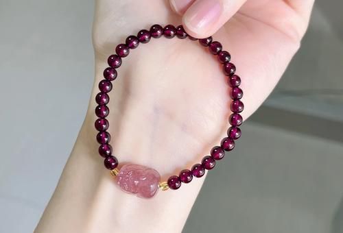 女人佩戴紫牙乌的害处,紫牙乌要天天戴吗!