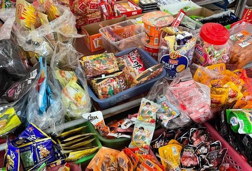 里面有个小卖部简介,开小卖部新手怎么进货?